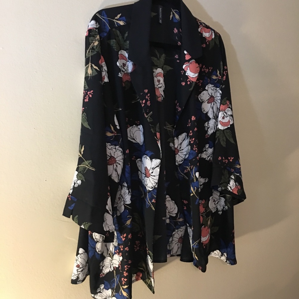 Collared Floral Overpiece - Picture 2 of 3